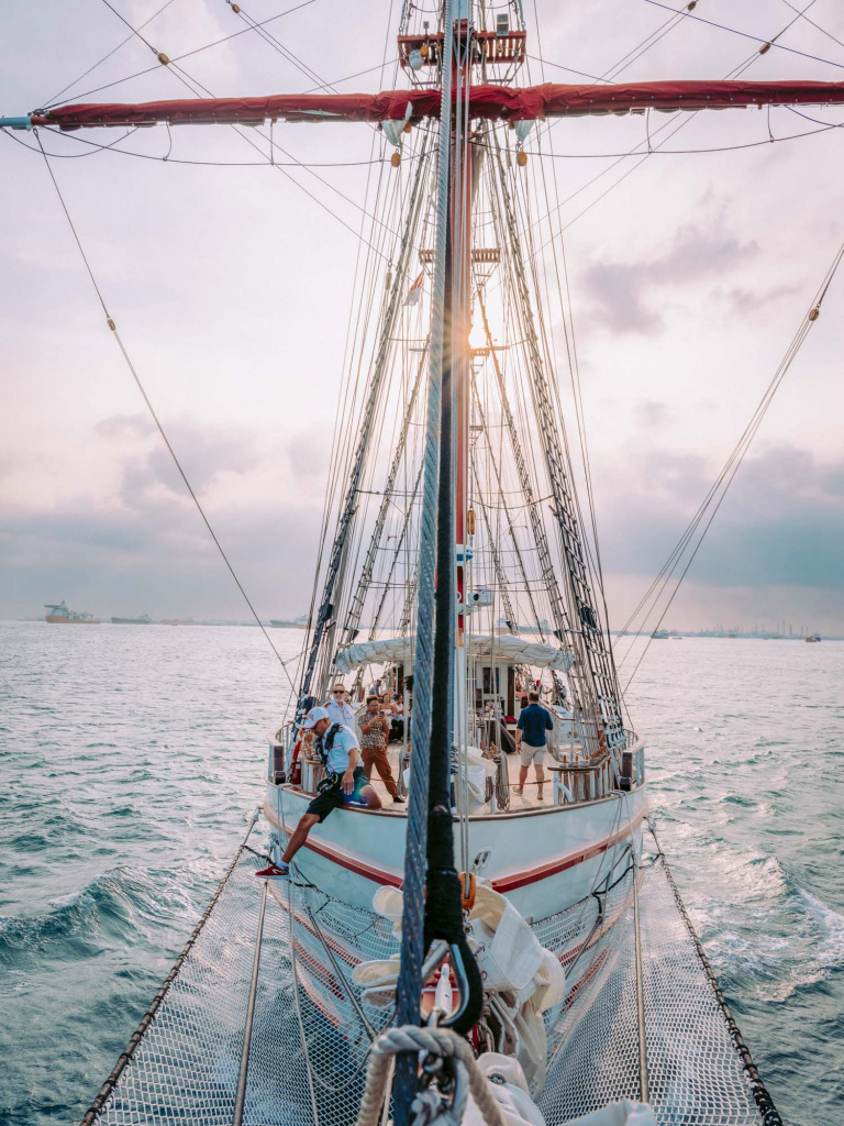 Hospitality-hotel-resort-luxurious-luxury-photography-services-singapore-asia-photographer-travel-Royal-Albatross-boat-cruise-2