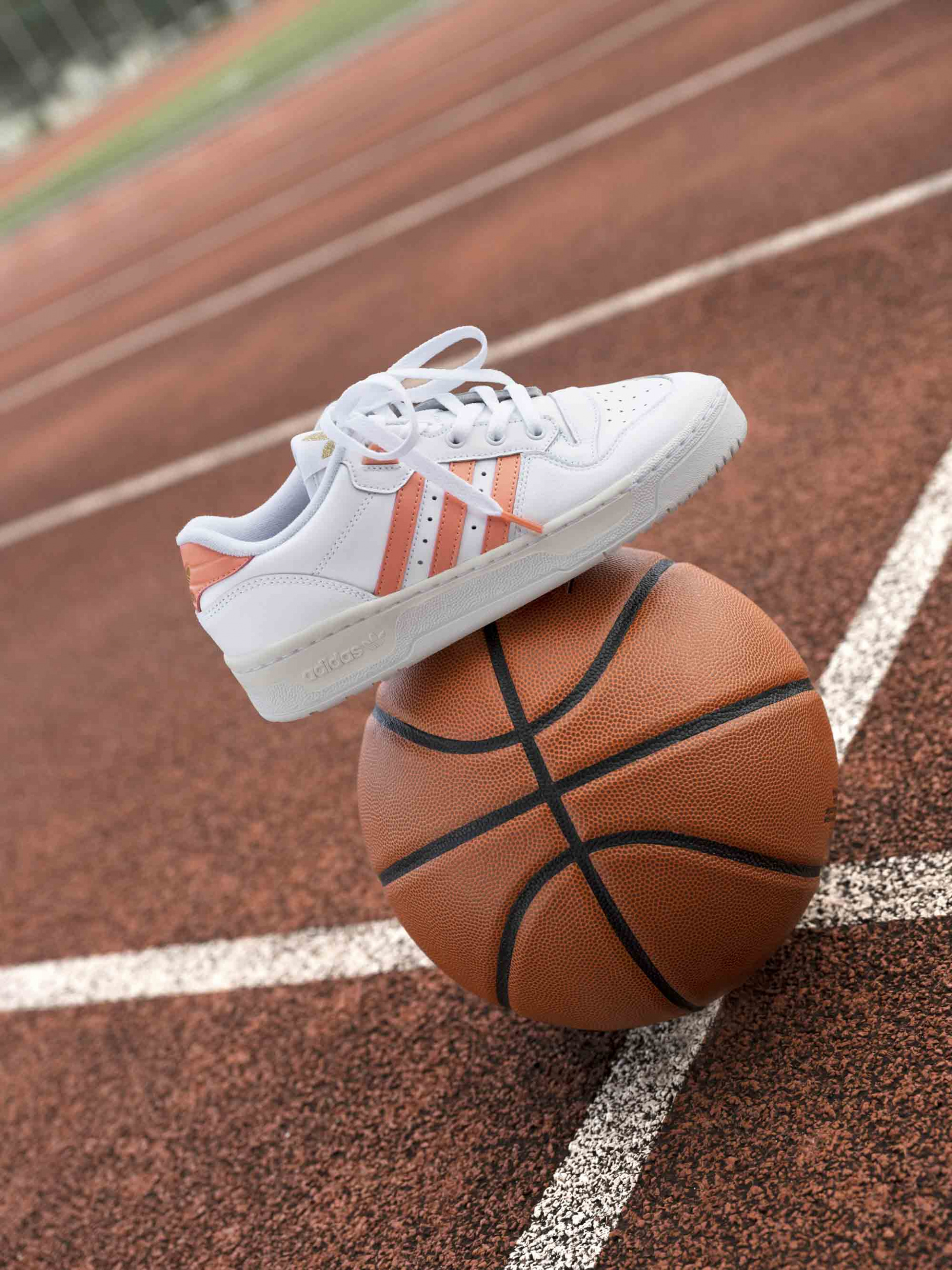 Adidas Rivarly shoes basket ball track athletic - fashion photography lifestyle Asia-thumbnail