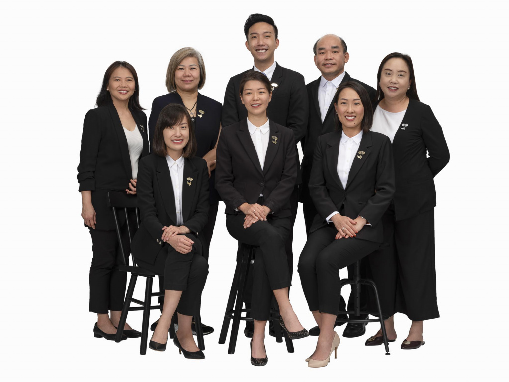 Group corporate headshot-photography-coco creative studio-singapore-france