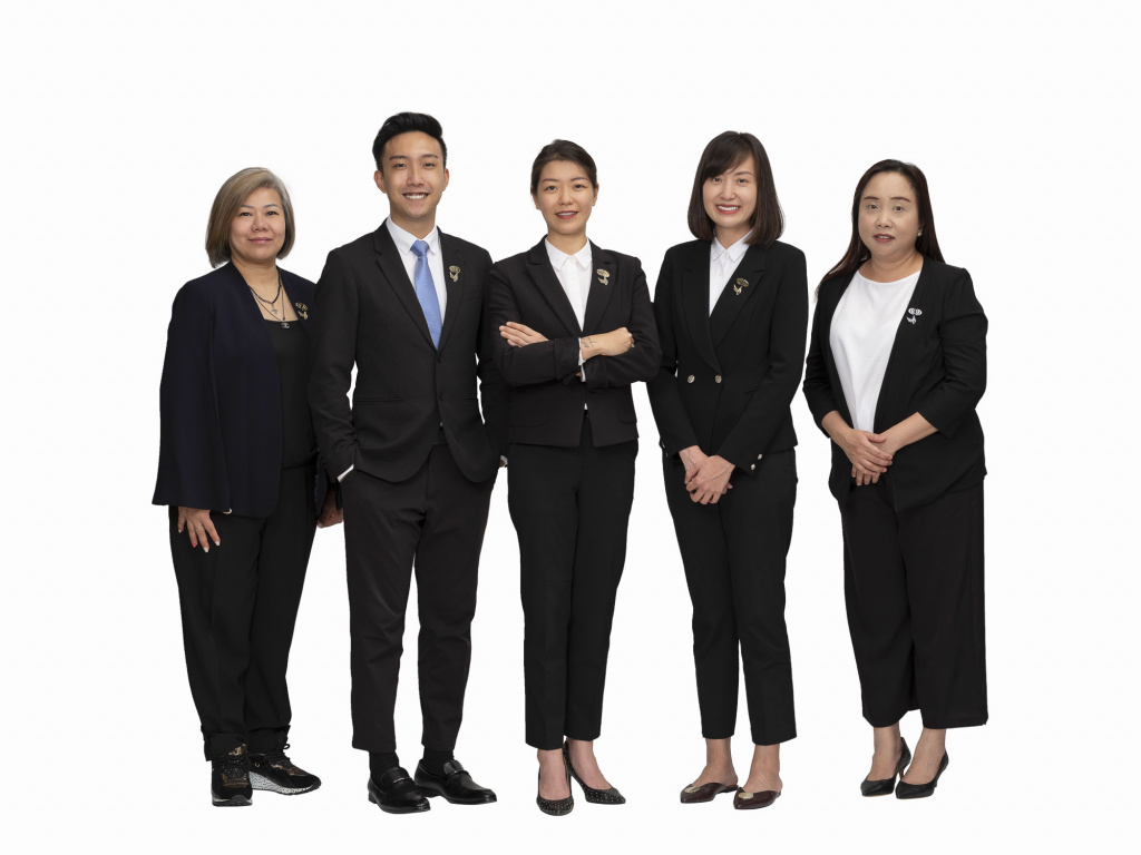 Group corporate headshot-photography-coco creative studio-singapore-france