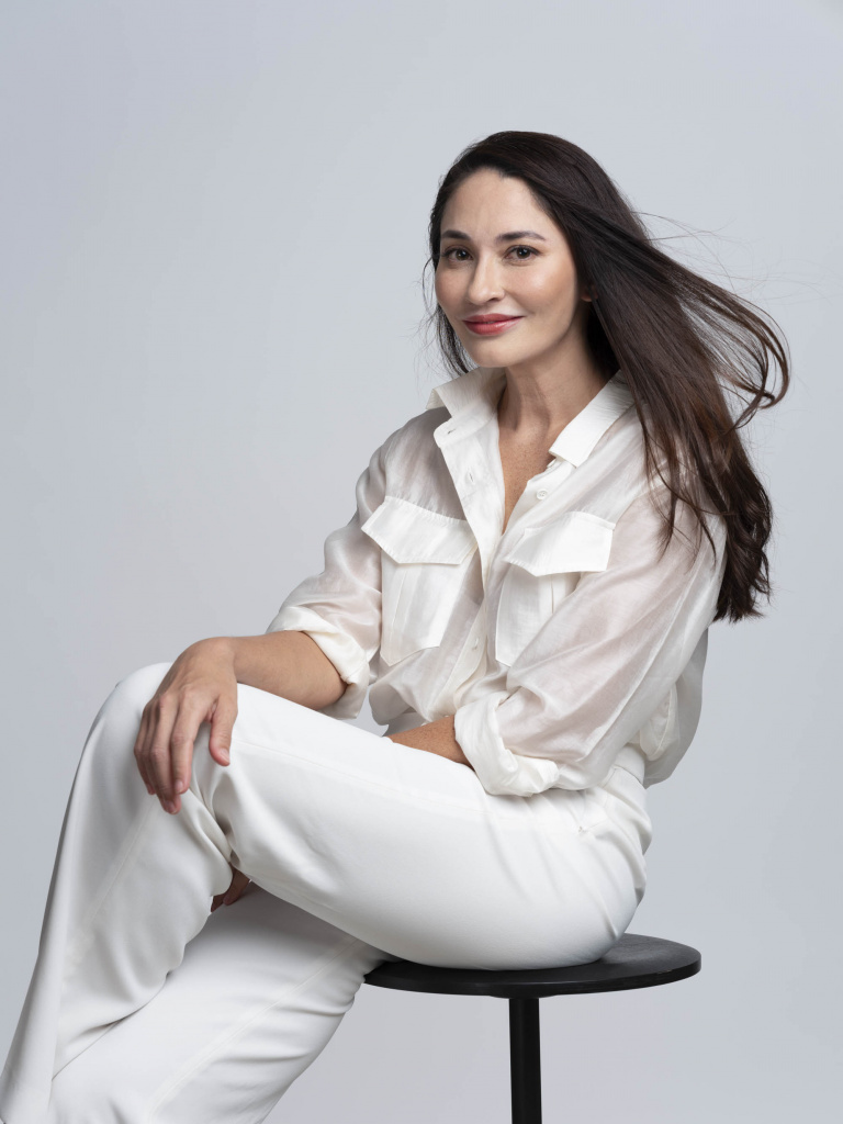 Headshot corporate photographer commercial photography studio singapore