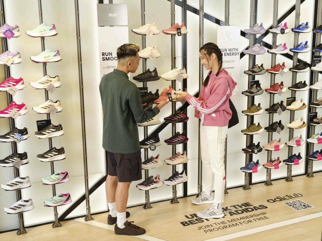 buying shoes Adidas Asia Singapore adiclub membership fashion photographer commercial studio sport photography